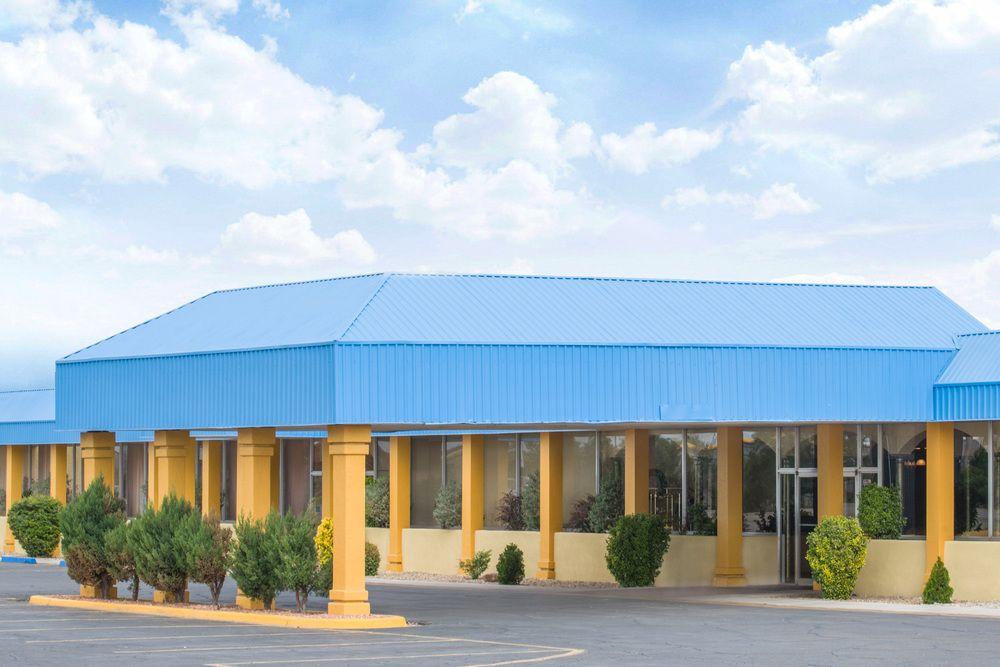 Days Inn & Suites By Wyndham Clovis Bagian luar foto