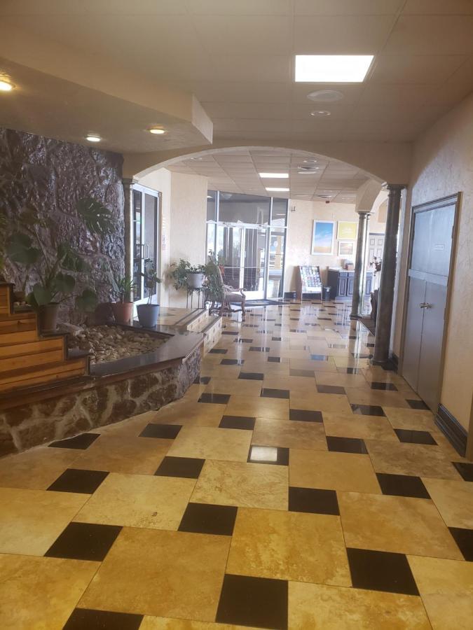 Days Inn & Suites By Wyndham Clovis Bagian luar foto