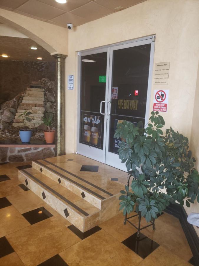 Days Inn & Suites By Wyndham Clovis Bagian luar foto