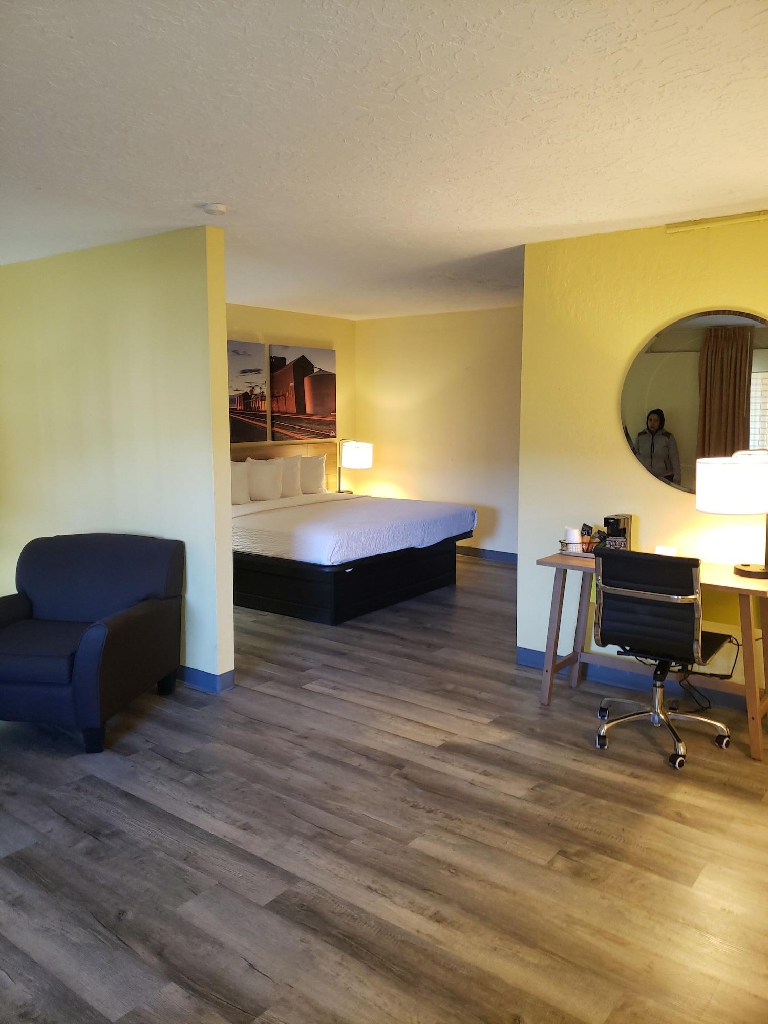 Days Inn & Suites By Wyndham Clovis Bagian luar foto