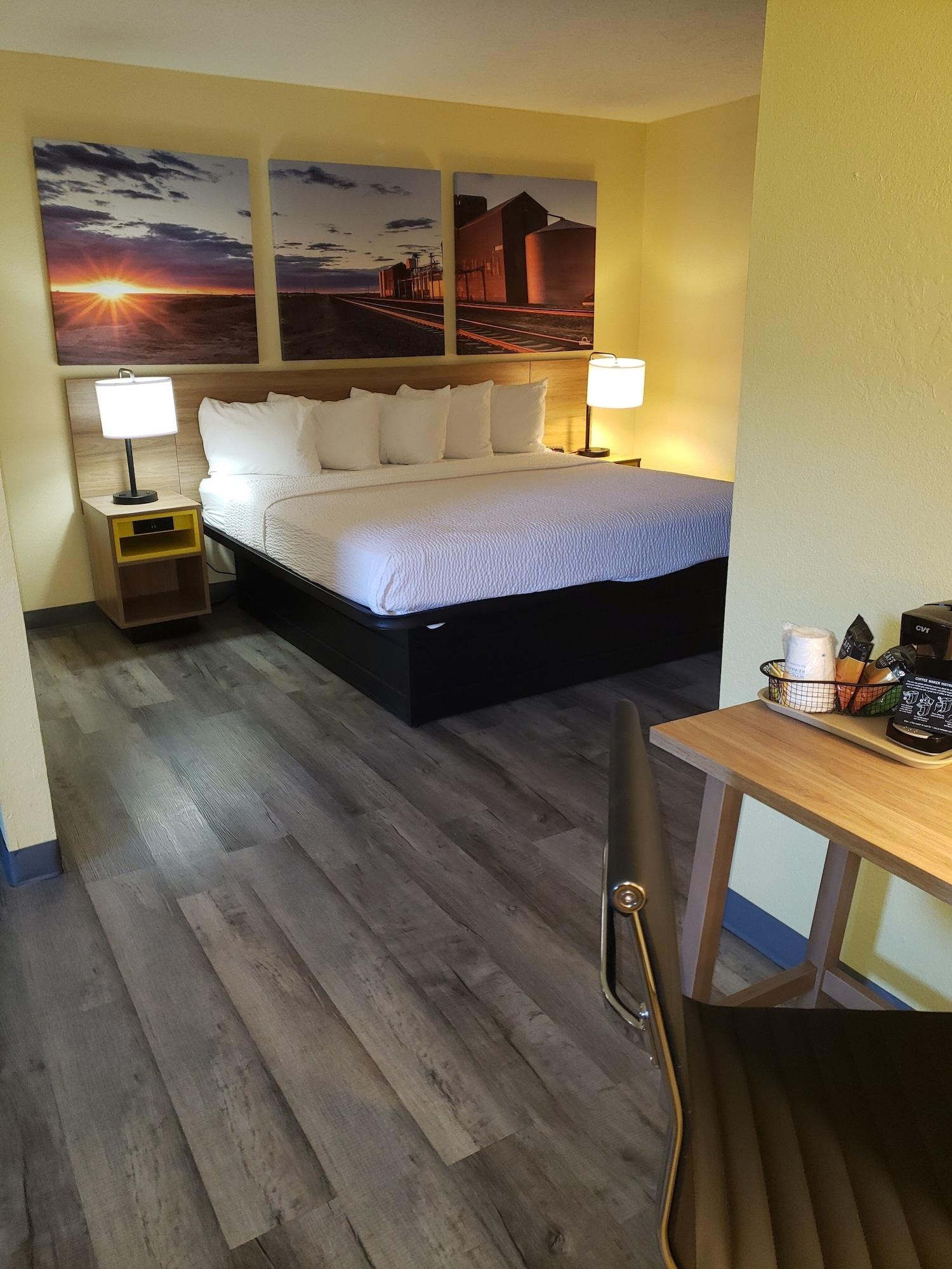 Days Inn & Suites By Wyndham Clovis Bagian luar foto