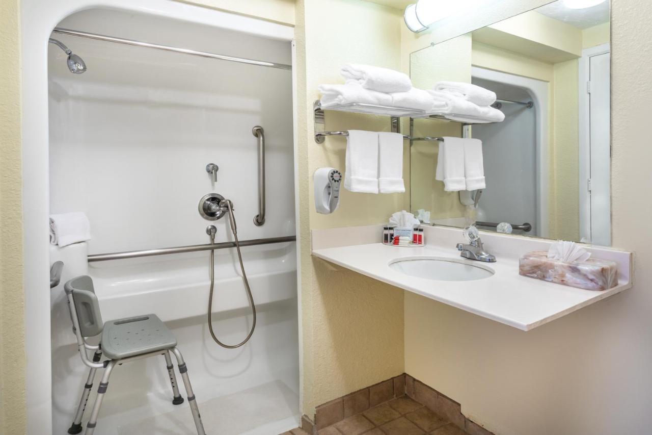Days Inn & Suites By Wyndham Clovis Bagian luar foto