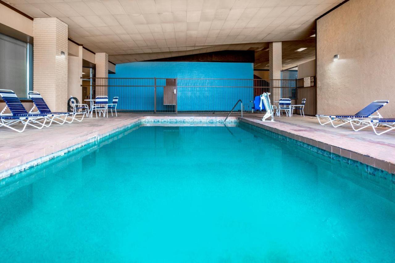 Days Inn & Suites By Wyndham Clovis Bagian luar foto