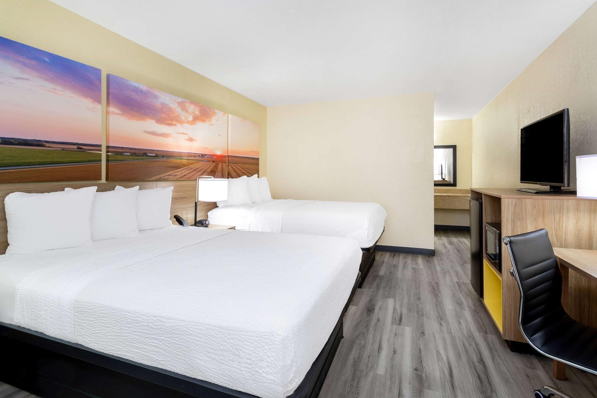 Days Inn & Suites By Wyndham Clovis Bagian luar foto