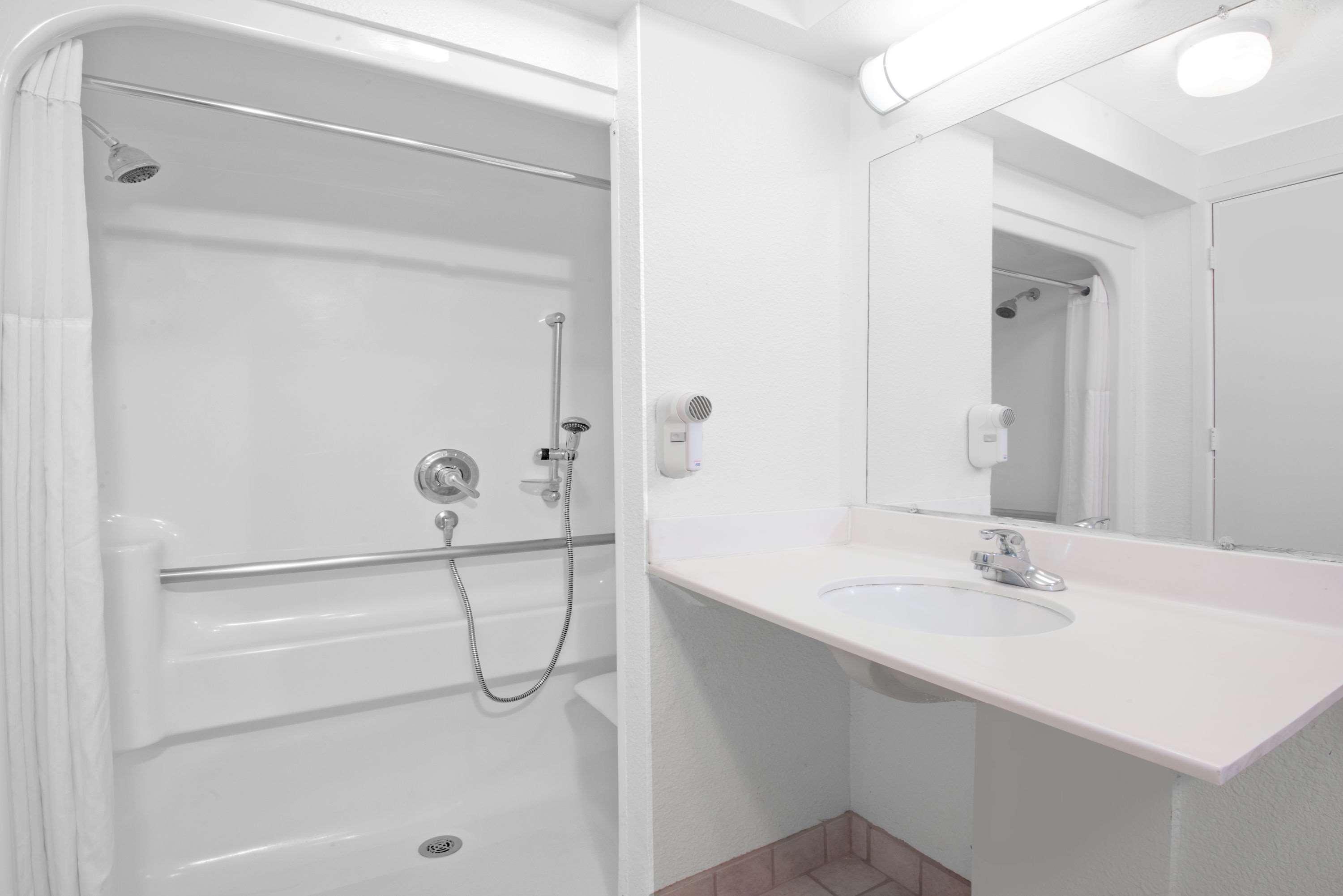 Days Inn & Suites By Wyndham Clovis Bagian luar foto